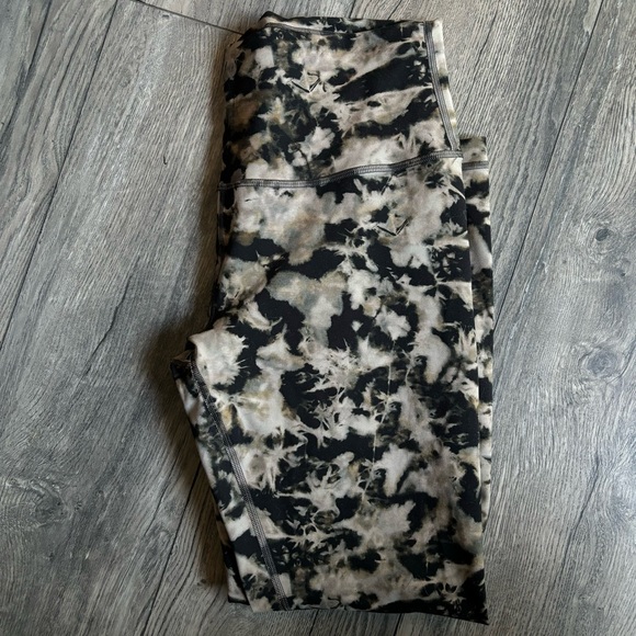 Lululemon Wunder Train HR Tight 25" size 10
Dispersed Light Raw Linen multi - Picture 5 of 9